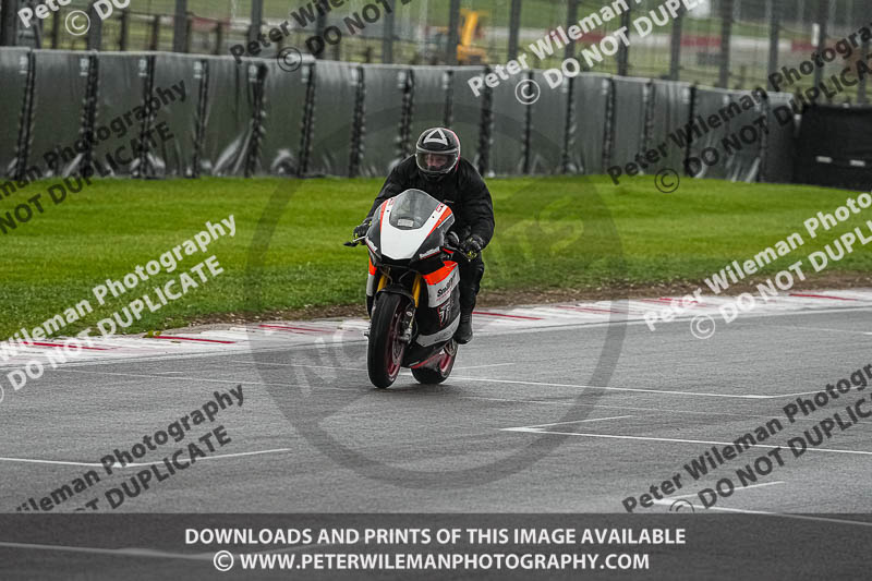 donington no limits trackday;donington park photographs;donington trackday photographs;estoril;event digital images;motorbikes;no limits;no limits trackdays;peter wileman photography;portugal;trackday;trackday digital images;trackday photos